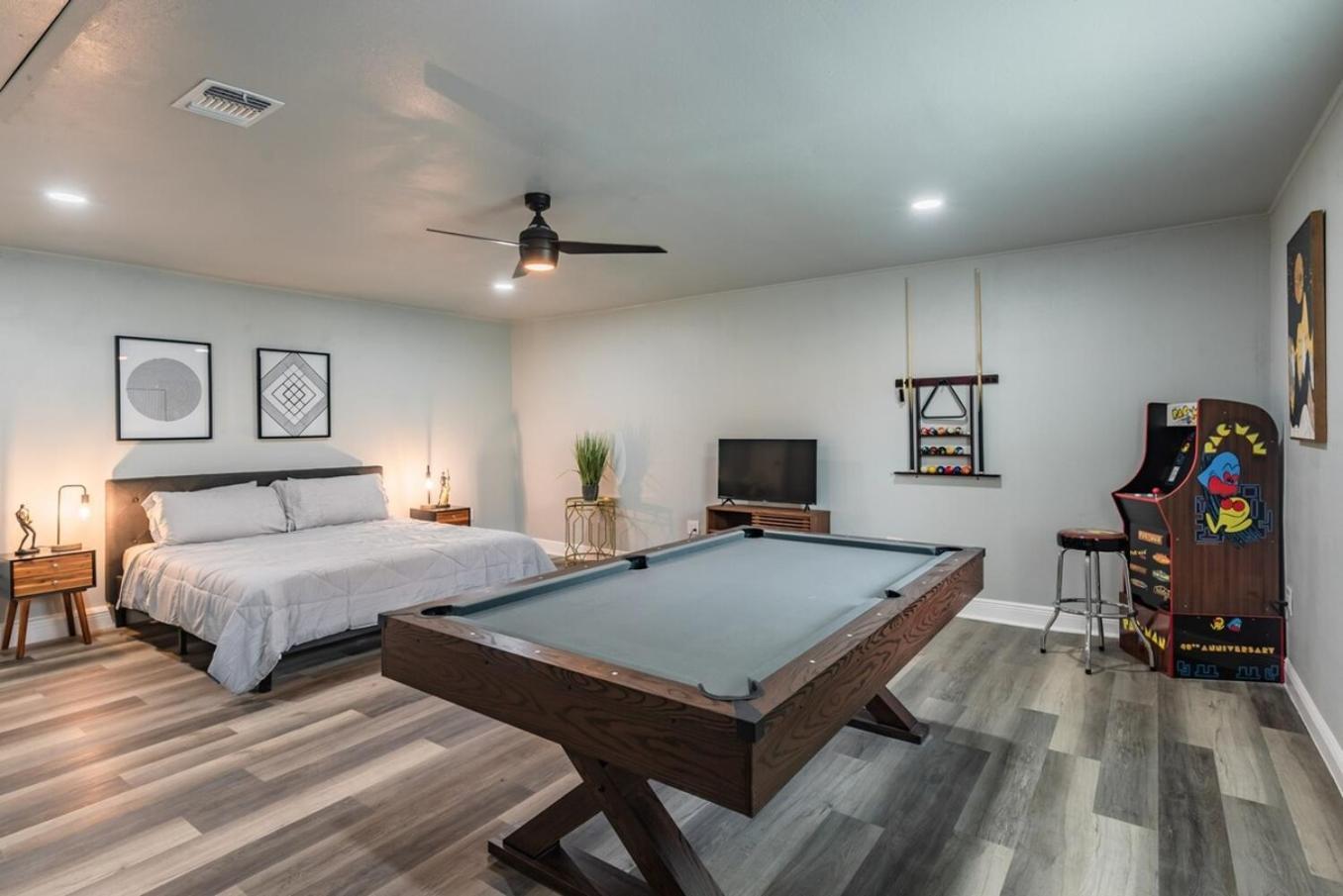 Stunning Pool Overlooking Golf Course & Game Room ซานอันโตนิโอ ภายนอก รูปภาพ